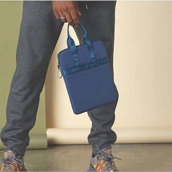 Tablet Case Carry Dare to Roam 11 x 8 Fits Device Tote iPad Kindle Bag - Picture 4 of 7